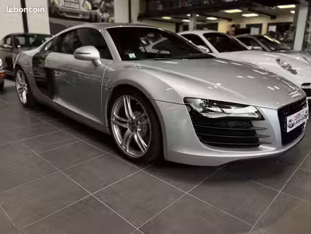 Audi R8 V8 4.2 FSI 420 quattro