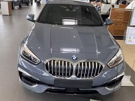 BMW Série 1 118i 1.5 140 Sport