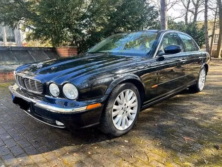 Jaguar XJ 