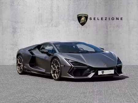 Lamborghini Revuelto 
