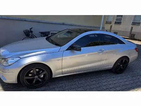 Mercedes-Benz Classe E E 250 2.1 150 Avantgarde 4Matic