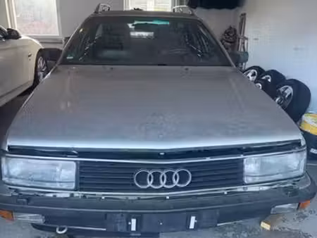 Audi 100 2.2