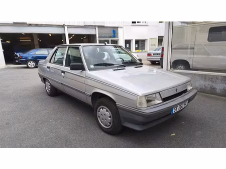 Renault R9