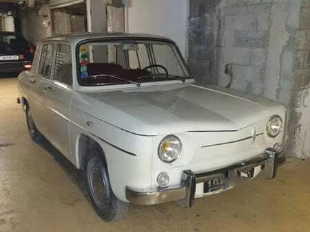 Renault R8 