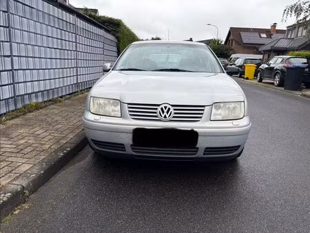 Volkswagen Bora 1.6 Base