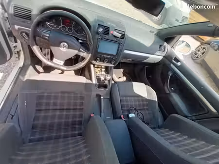 Volkswagen Golf GTI 2.0 200