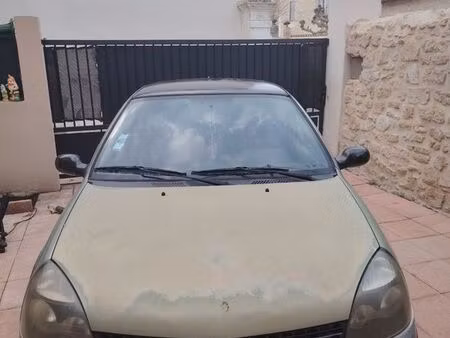 Renault Clio 75