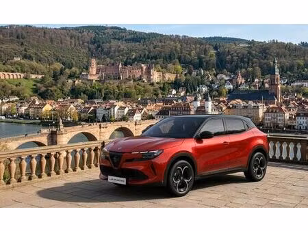 Alfa Romeo Junior Ibrida 1.2 136