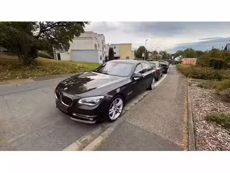 BMW Série 7 750i V8 4.4 449