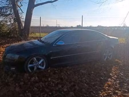 Audi A8 S8 V10 5.2 FSI 450 quattro