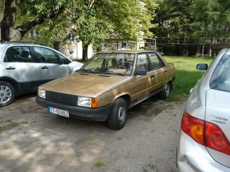 Renault R9