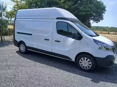Renault Trafic dCi 145