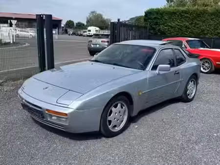 Porsche 944 S2 3.0 211
