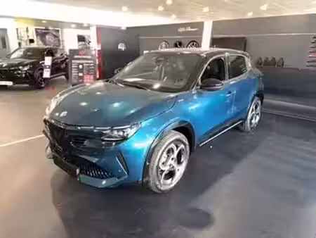 Alfa Romeo Junior Ibrida 1.2 145