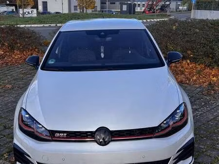 Volkswagen Golf GTI TCR 2.0 TSI 290