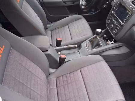 Volkswagen Golf 1.6 102