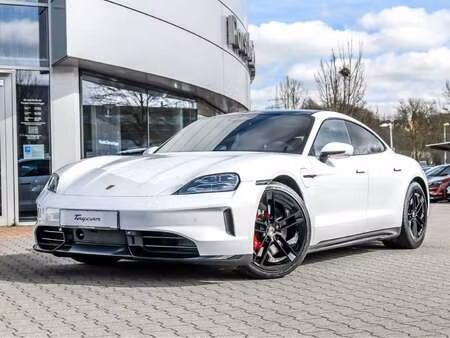 Porsche Taycan GTS 700