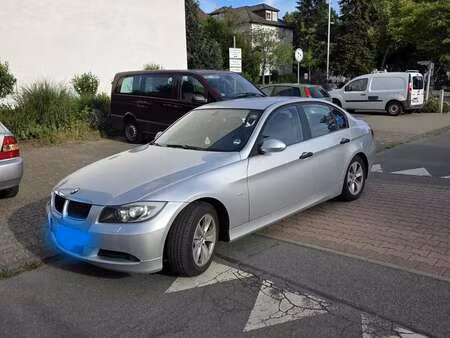 BMW Série 3 318i 1.9 118