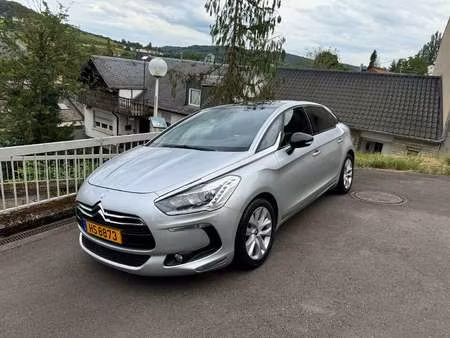 DS 5 2.0 HDi 120 So Chic
