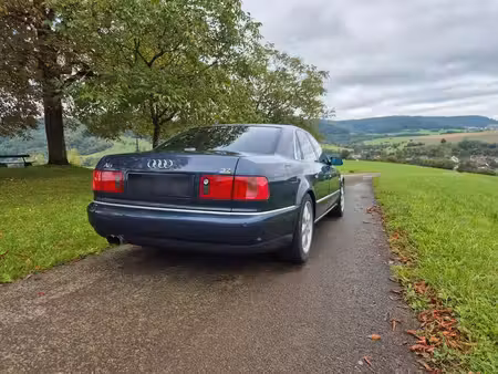 Audi A8 V8 3.7 260 quattro