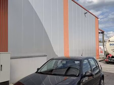 Volkswagen Golf 1.6 105