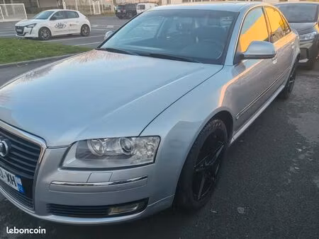Audi A8 quattro