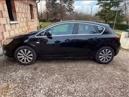 Opel Astra 1.2 90