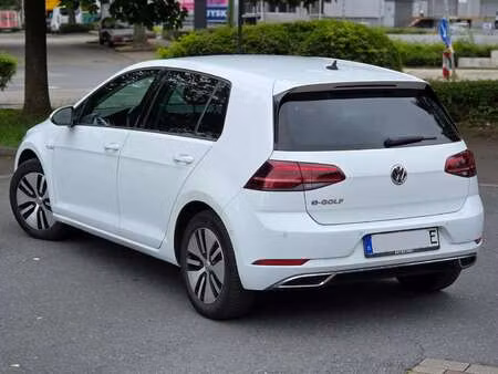 Volkswagen Golf 136