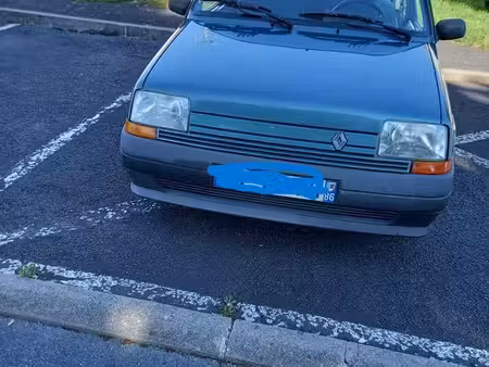 Renault R5 