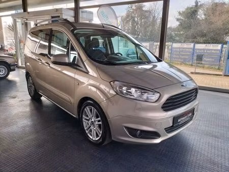 Ford Tourneo Courier 1.0 100 Titanium