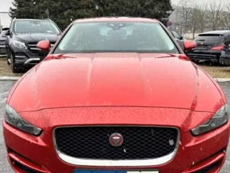 Jaguar XE 20T 2.0 200 Prestige