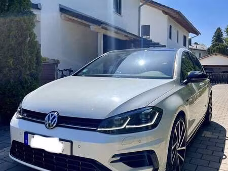 Volkswagen Golf 2.0 R-Line