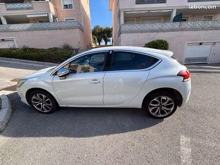 DS 4 