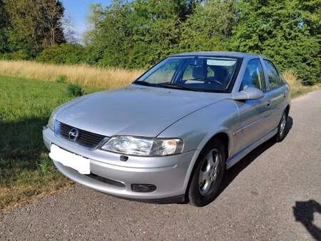 Opel Vectra 2.5 100 Edition