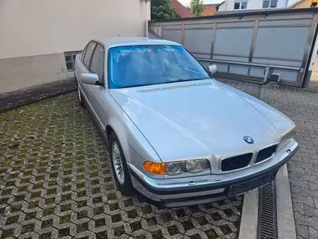 BMW Série 7 728i 2.8 193