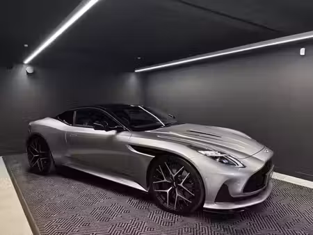 Aston Martin DB12 V8 4.0 680