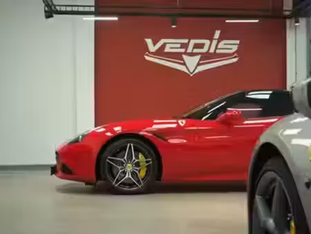 Ferrari California T V8 3.9 T 560