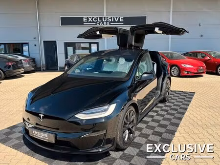 Tesla Model X 670