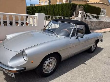 Alfa Romeo Spider Duetto 