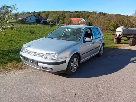 Volkswagen Golf 1.4 75