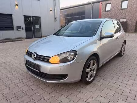 Volkswagen Golf 1.6 102 Confortline