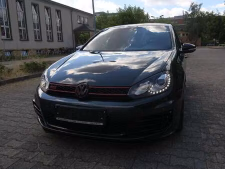 Volkswagen Golf GTI 2.0 TSI 235