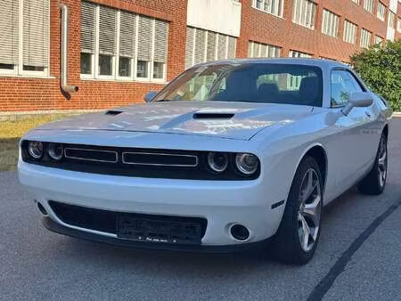 Dodge Challenger SXT Plus