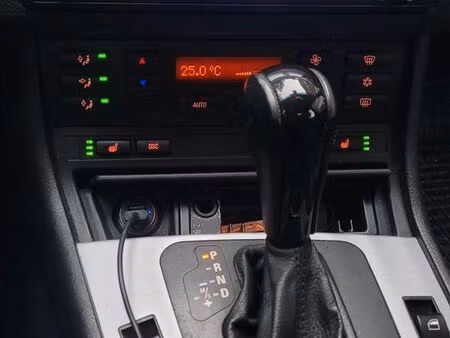 BMW Série 3 325i 2.5 192
