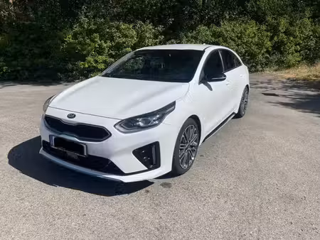 Kia Ceed 1.6 CRDi 136 GT Line