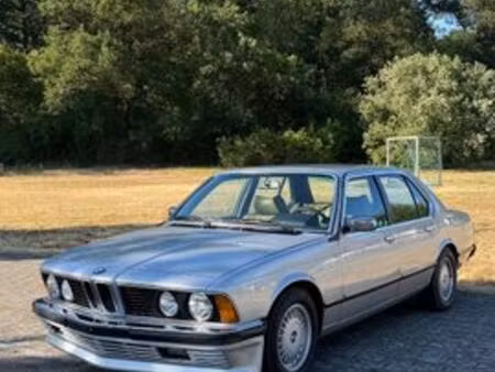 BMW Série 7 735i