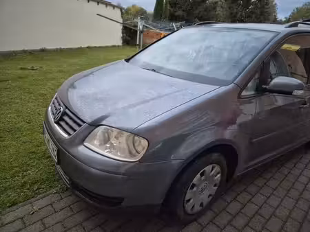 Volkswagen Touran 1.6 FSI Base
