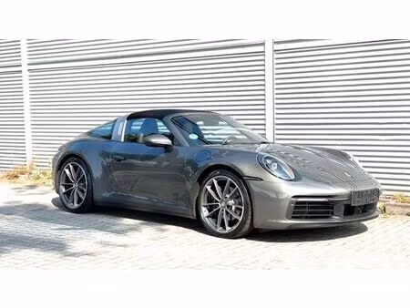 Porsche 911 Carrera 4