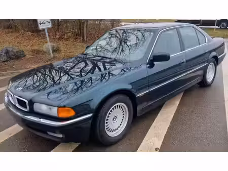 BMW Série 7 740i 4.4 286
