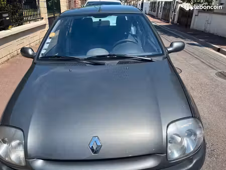Renault Clio 1.4 98